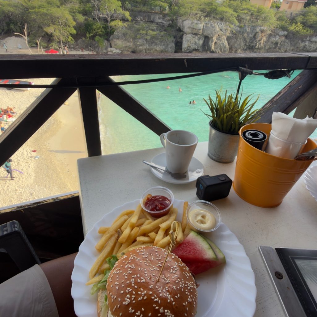 Vista com pé na areia